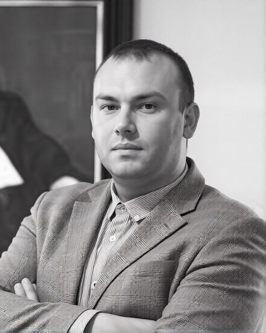 mr. S. (Selçuk) Ikiz, advocaat in Maastricht, voor het portret van een oude meester in toga